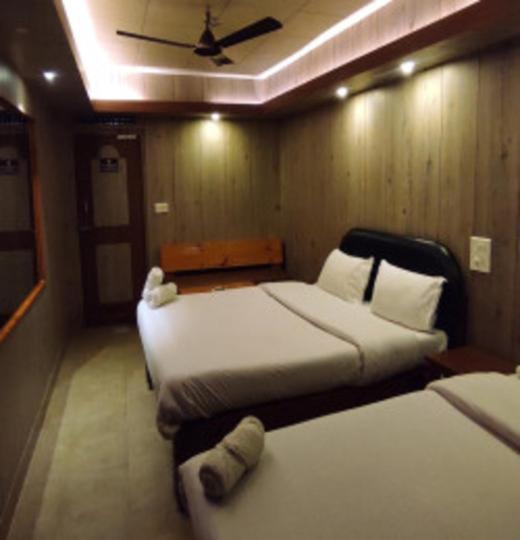 Baba Tourist Lodge Shillong Eksteriør bilde