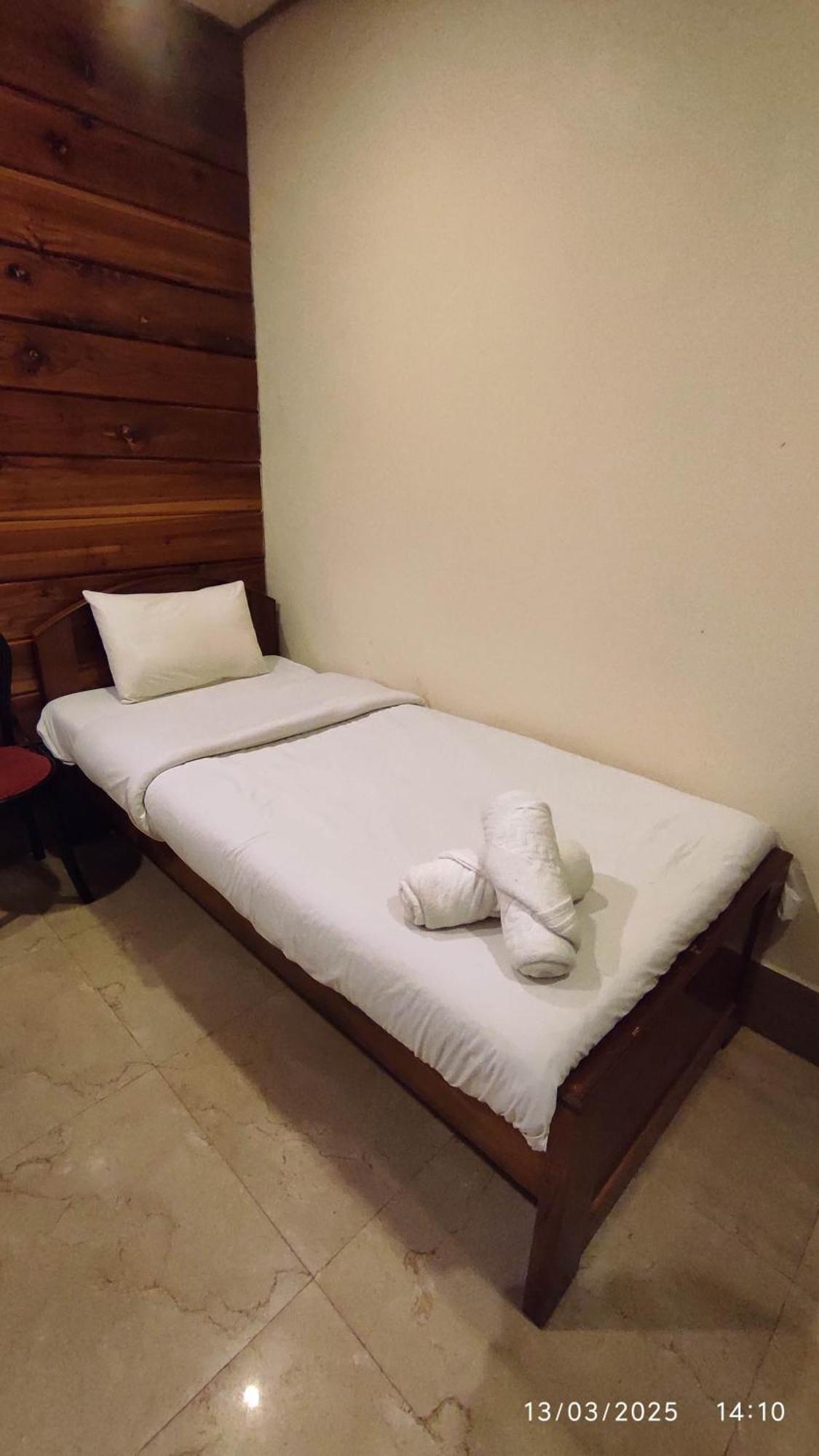 Baba Tourist Lodge Shillong Eksteriør bilde