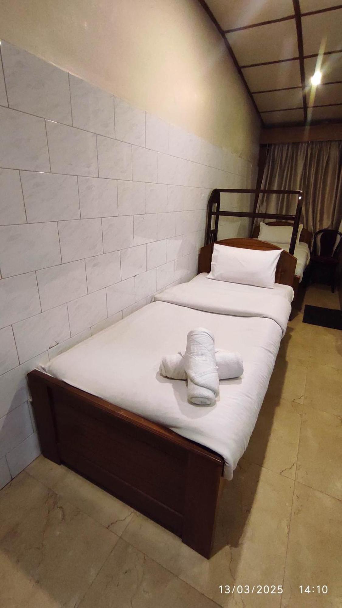 Baba Tourist Lodge Shillong Eksteriør bilde