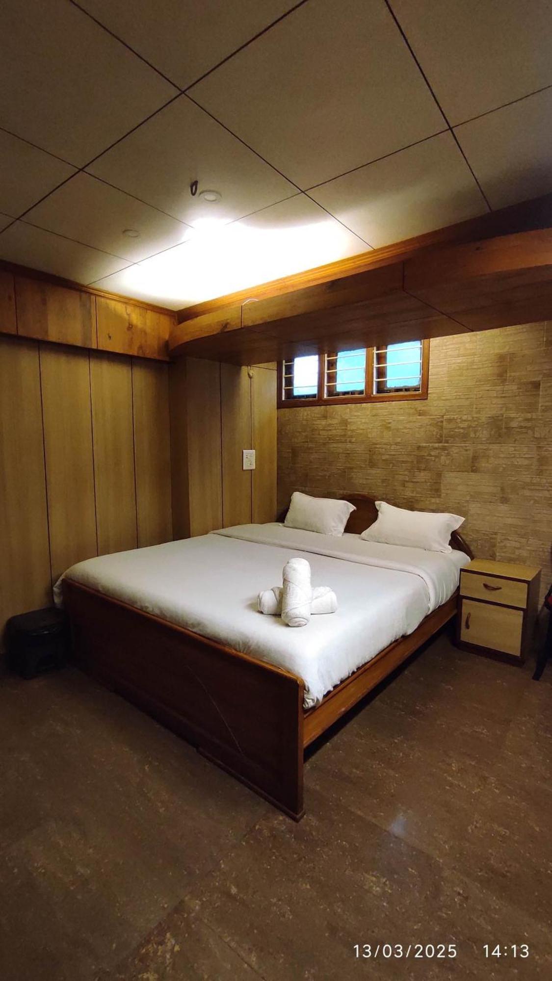 Baba Tourist Lodge Shillong Eksteriør bilde