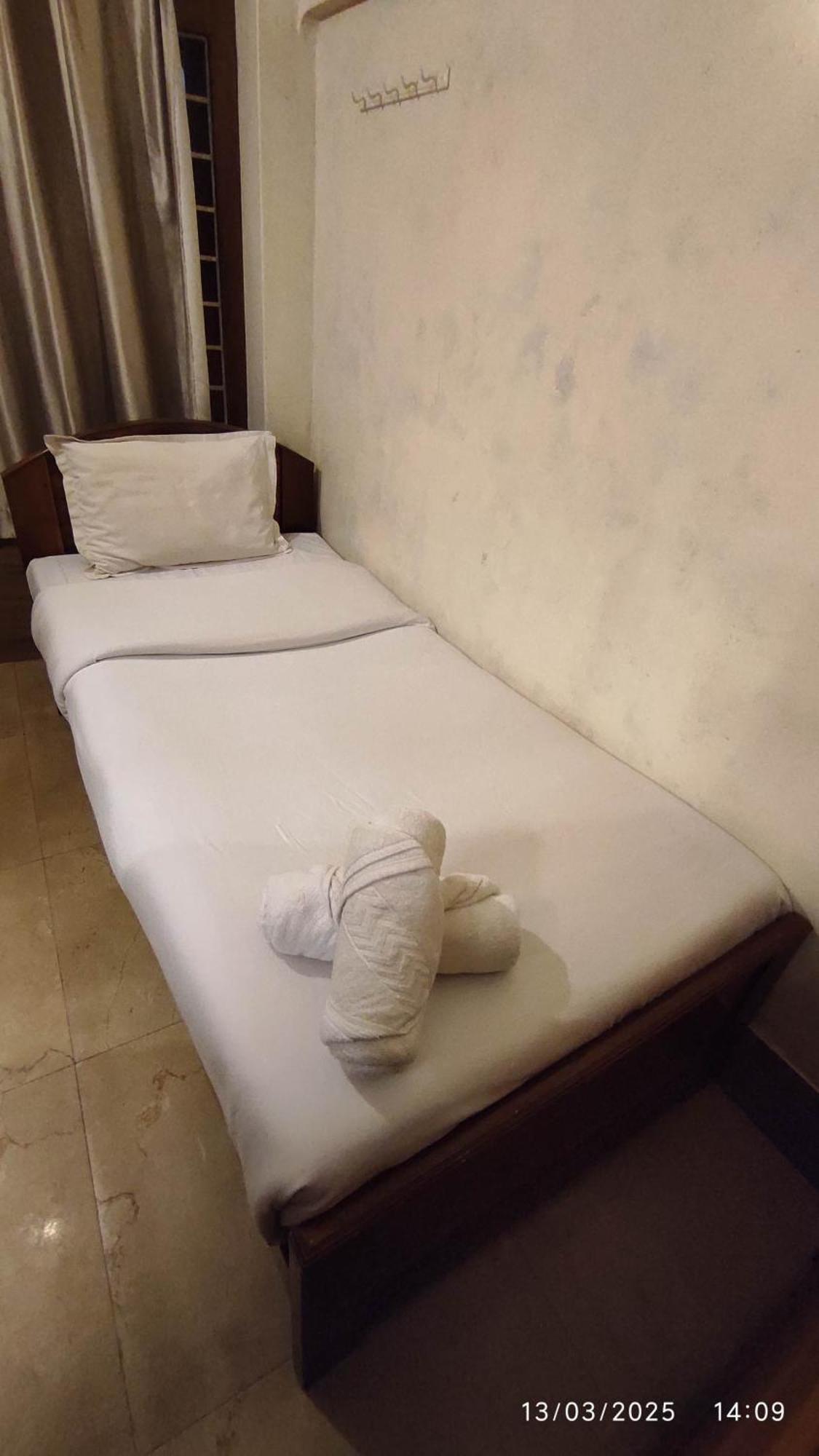 Baba Tourist Lodge Shillong Eksteriør bilde