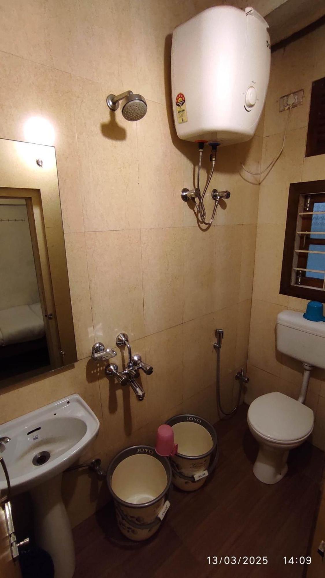 Baba Tourist Lodge Shillong Eksteriør bilde
