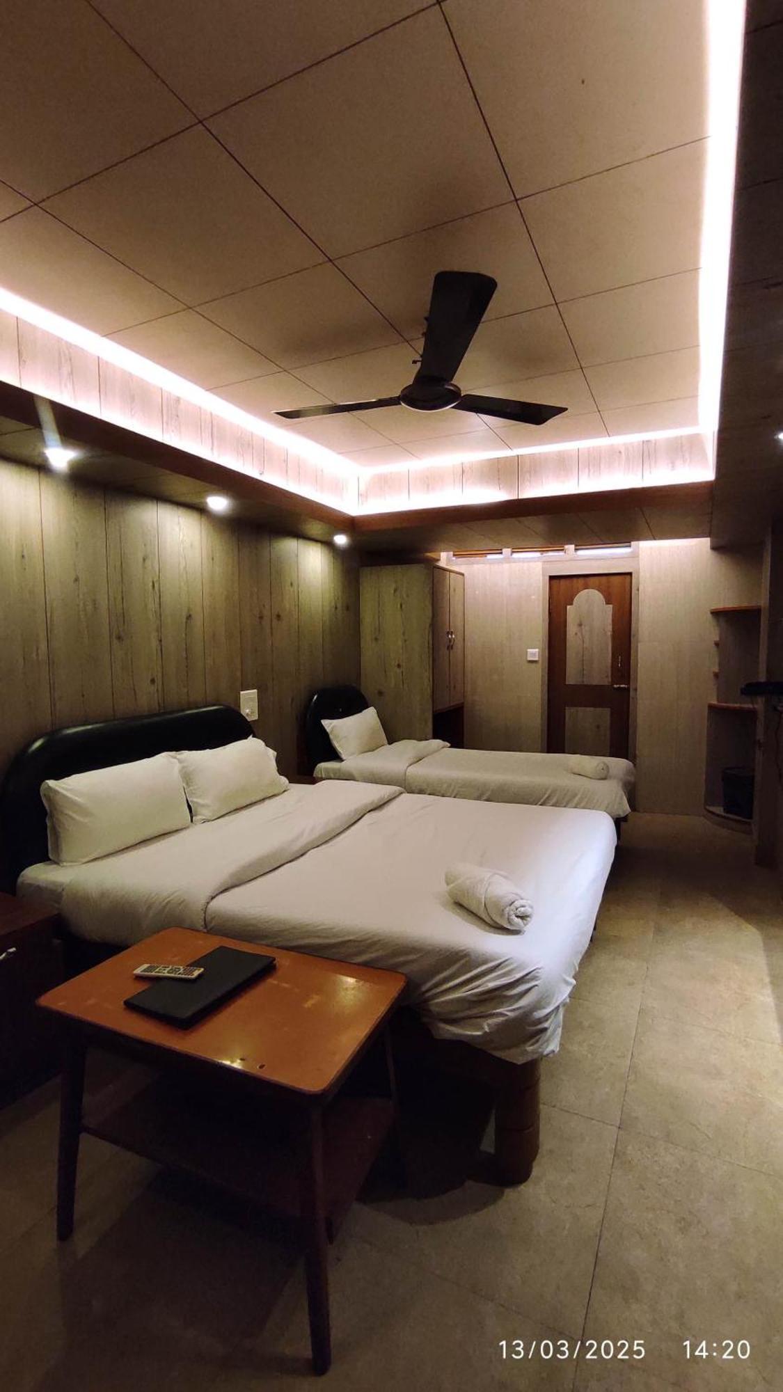 Baba Tourist Lodge Shillong Eksteriør bilde