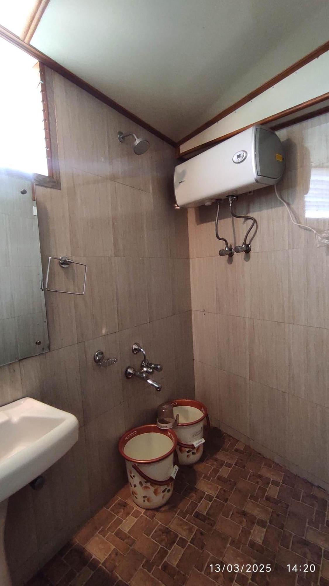 Baba Tourist Lodge Shillong Eksteriør bilde