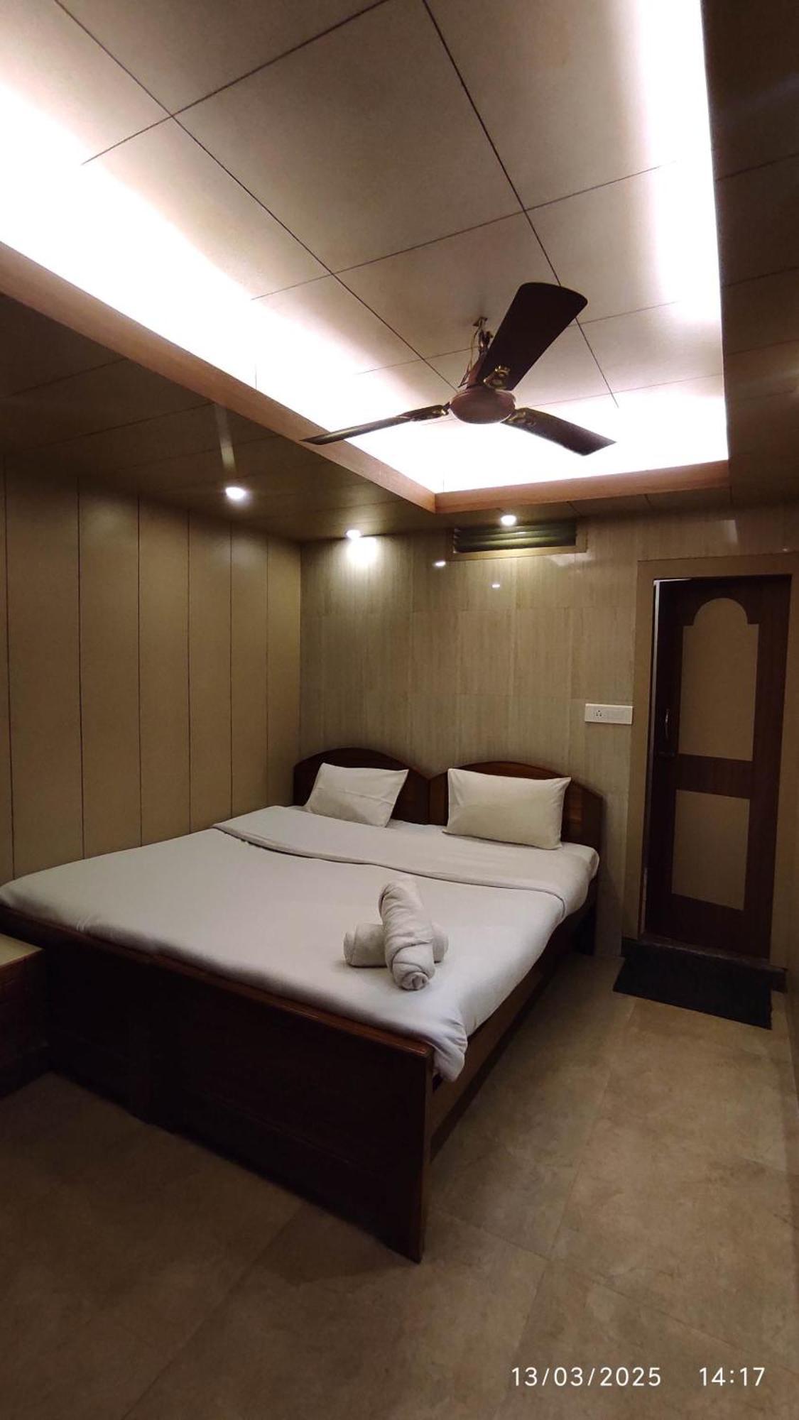 Baba Tourist Lodge Shillong Eksteriør bilde