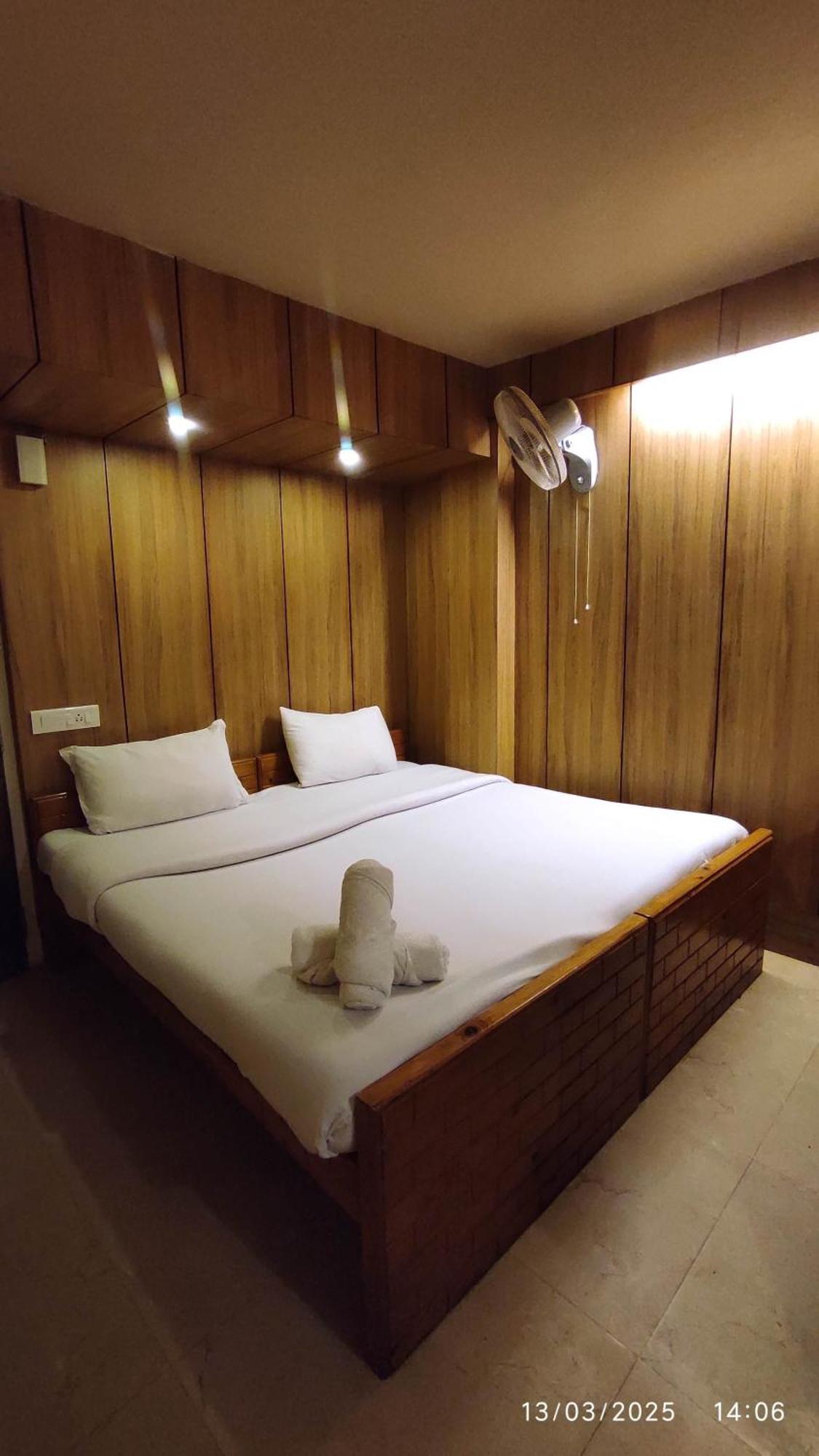 Baba Tourist Lodge Shillong Eksteriør bilde