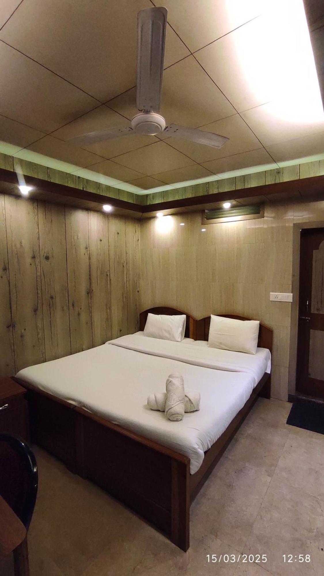 Baba Tourist Lodge Shillong Eksteriør bilde