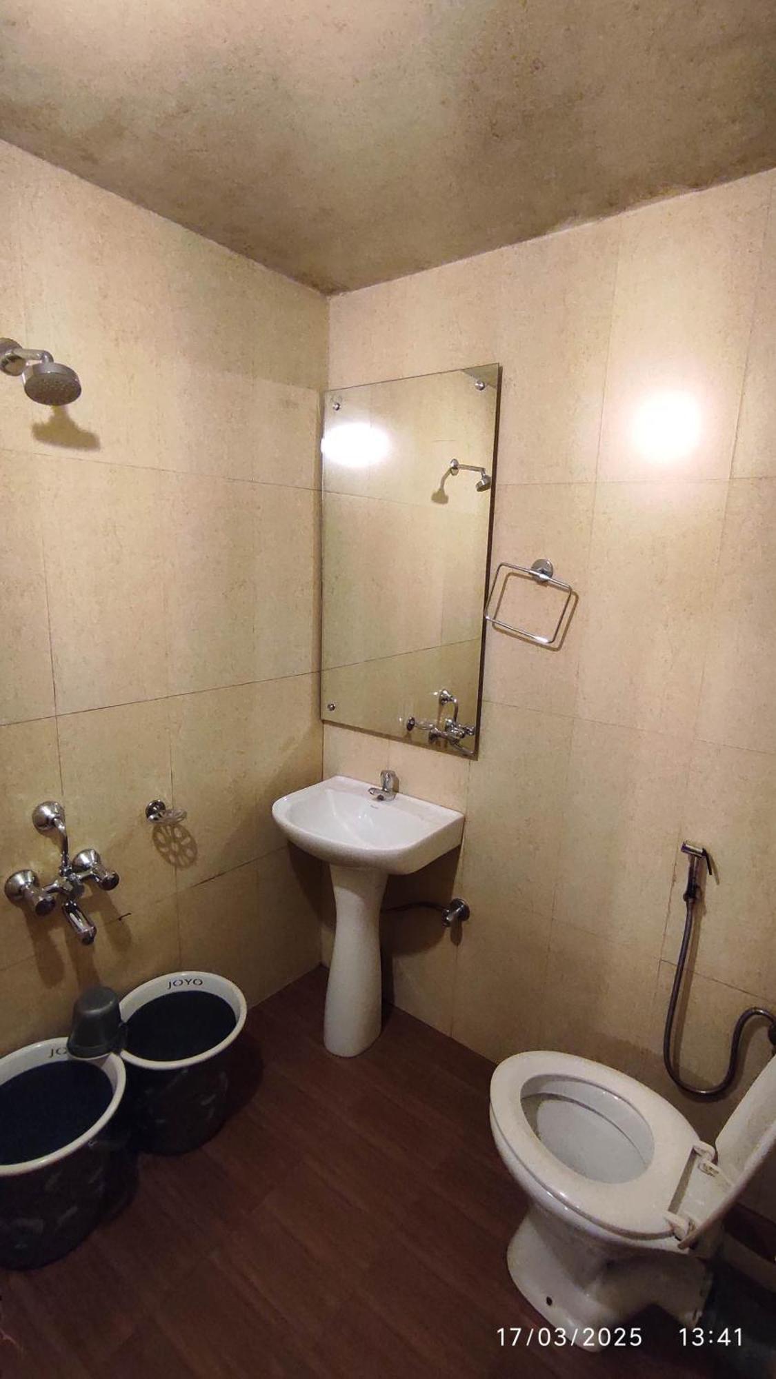 Baba Tourist Lodge Shillong Eksteriør bilde