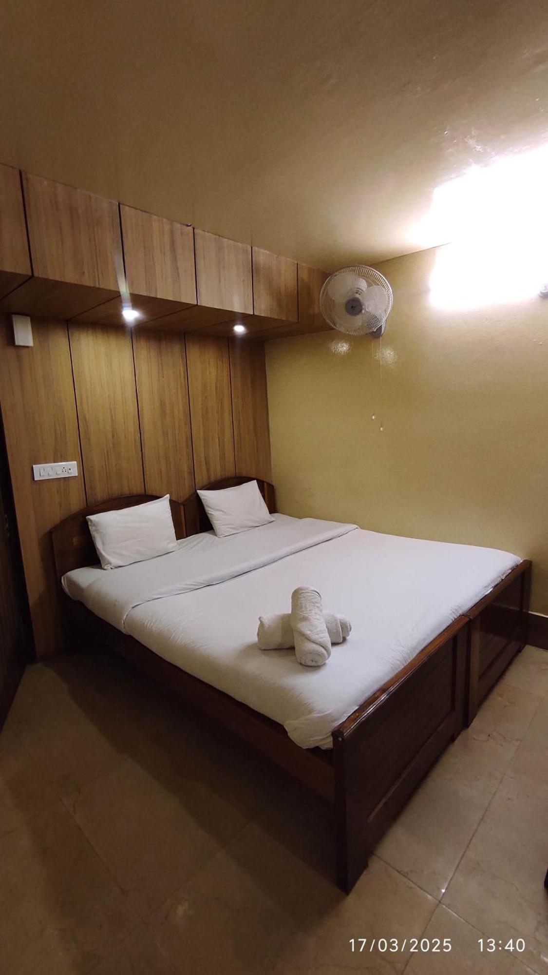 Baba Tourist Lodge Shillong Eksteriør bilde