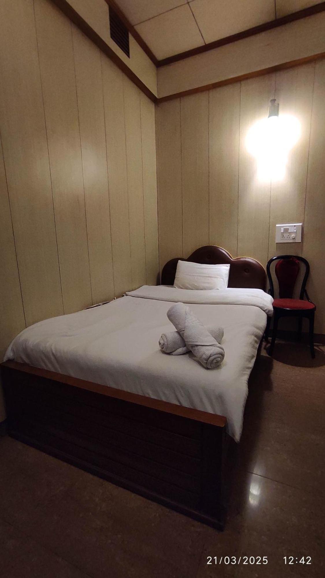 Baba Tourist Lodge Shillong Eksteriør bilde